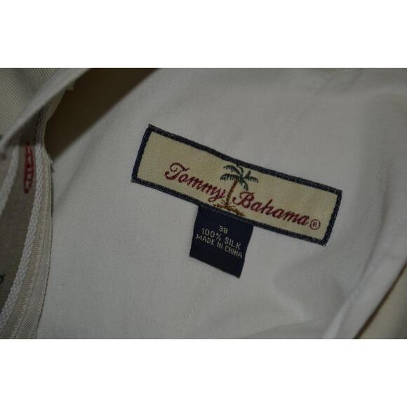 37824 Tommy Bahama Hawaiian Shorts Coconut Buttons Light Tan Silk Size 38 Mens - Picture 8 of 9